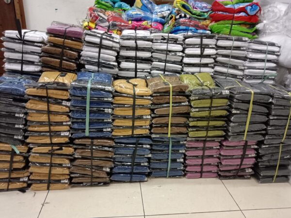 SARUNG BANTAL VALLERY POLOS EMBOS UK 52X72 - Gambar 5
